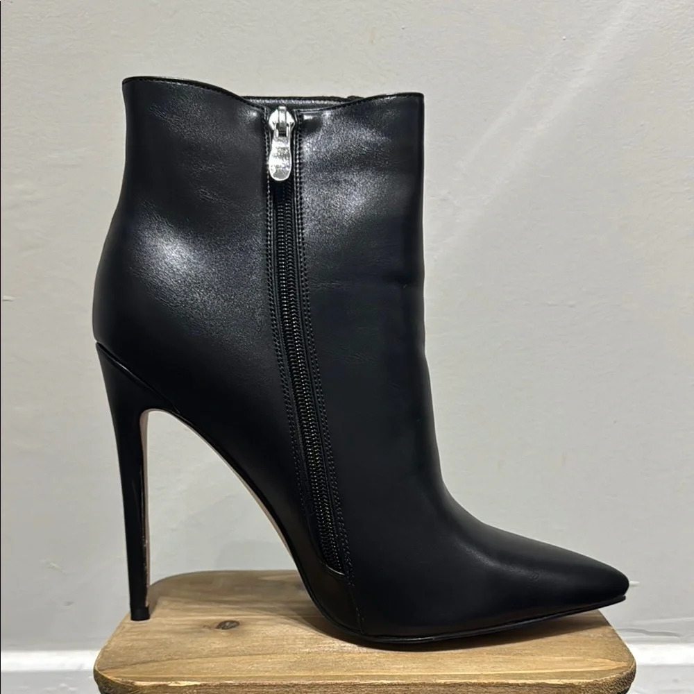 Coleter Black Heeled Boots with Pointed Toe and High Stiletto Heel